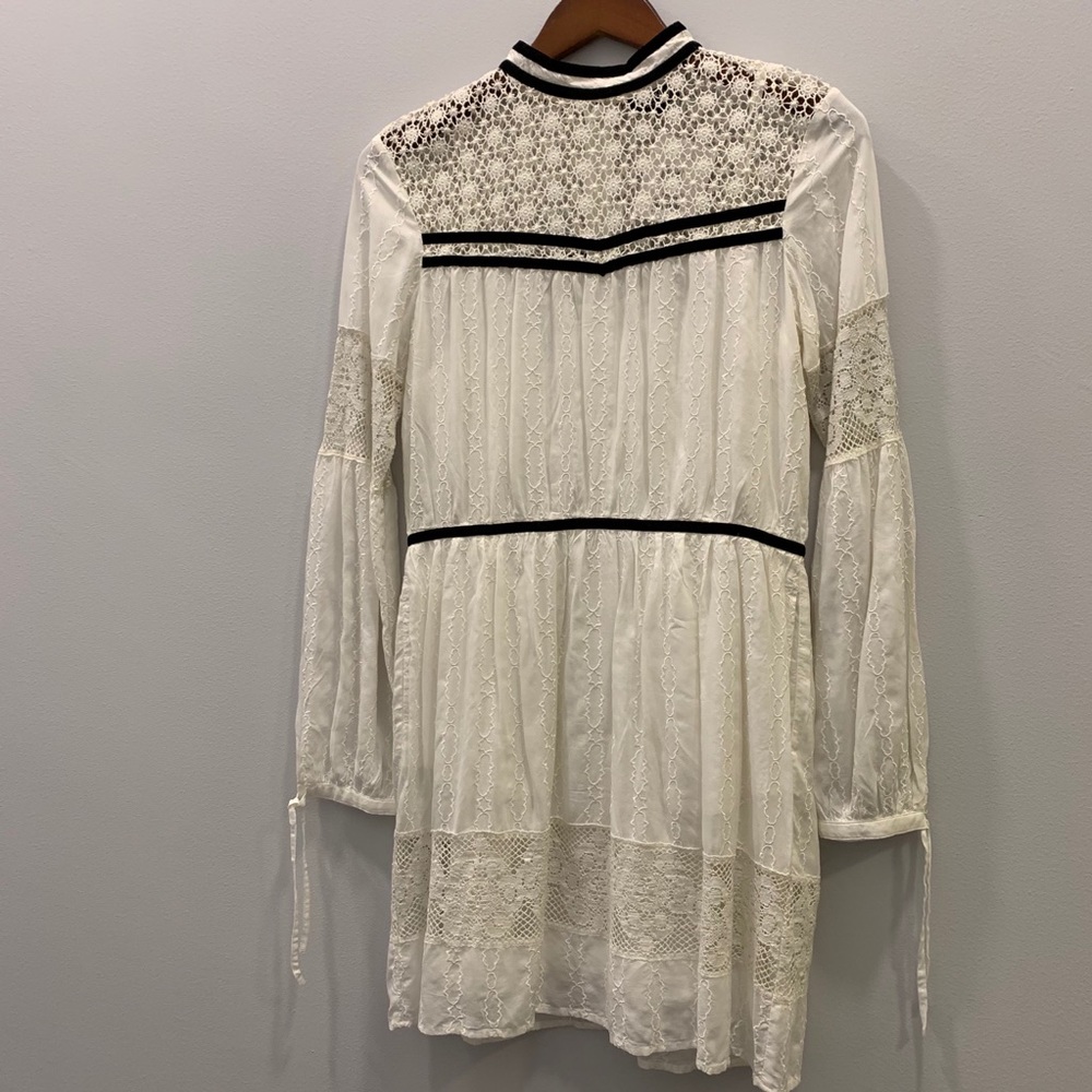 TOPSHOP LACE DRESS